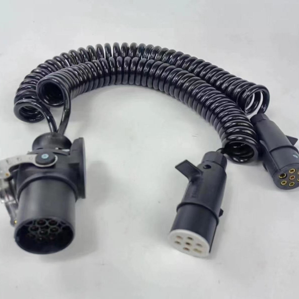 Heavy-duty multi-core spiral cable for trailer and truck power connections